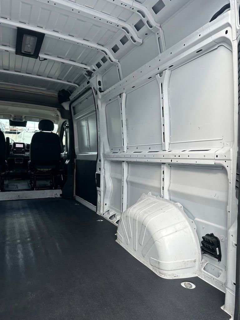 Used 2025 RAM ProMaster 2500 w/ Convenience Group FWD image 23