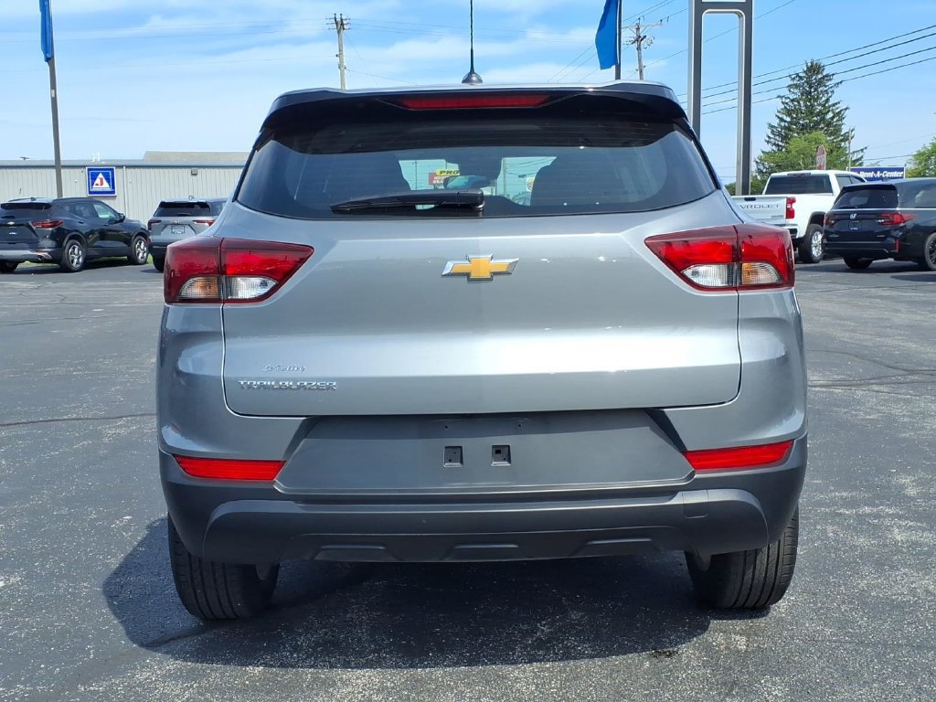 Used 2023 Chevrolet TrailBlazer LS FWD image 9