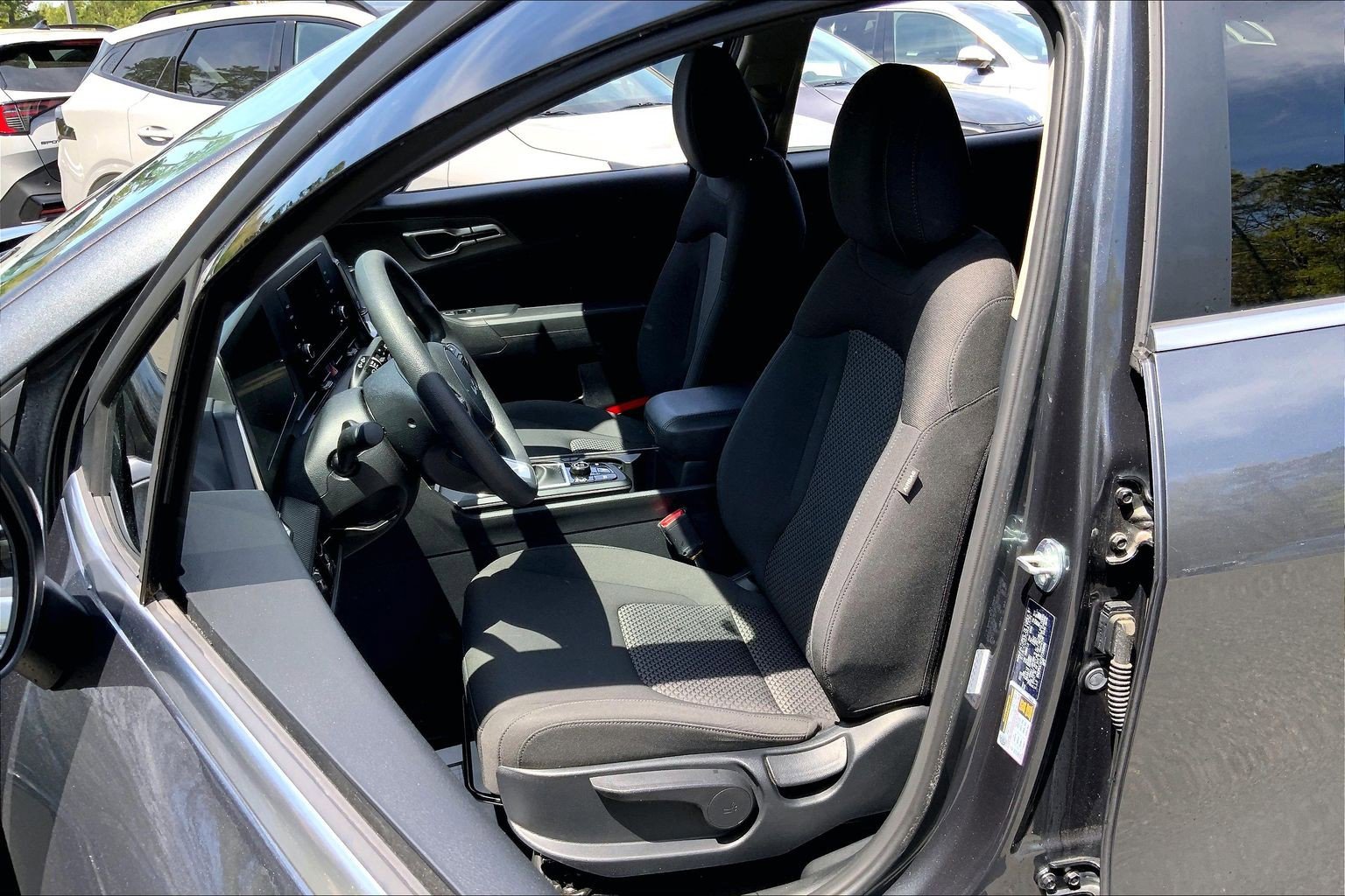 Used 2023 Kia Sportage LX AWD/4WD image 27