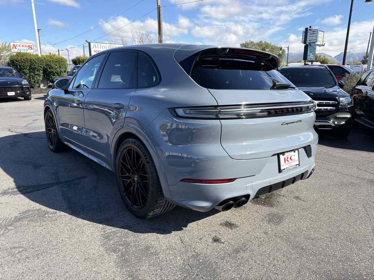 Used 2026 Porsche Cayenne GTS AWD/4WD image 5