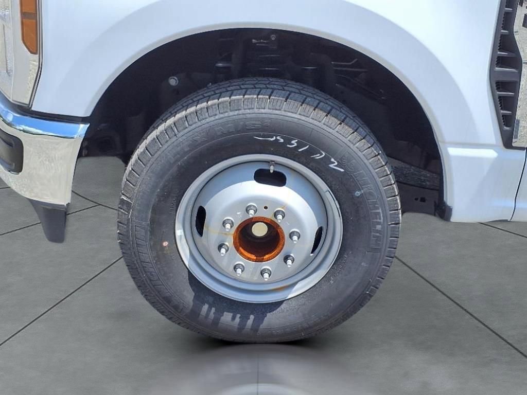 New 2024 Ford F350 XL w/ XL Chrome Package image 9