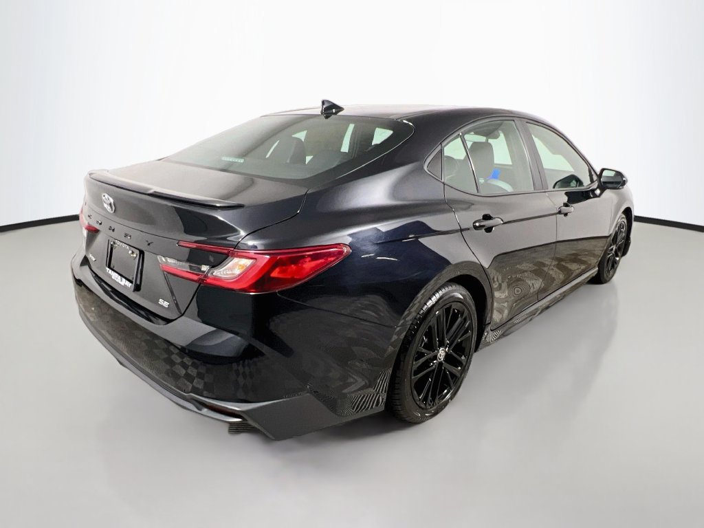 Used 2025 Toyota Camry SE FWD image 3