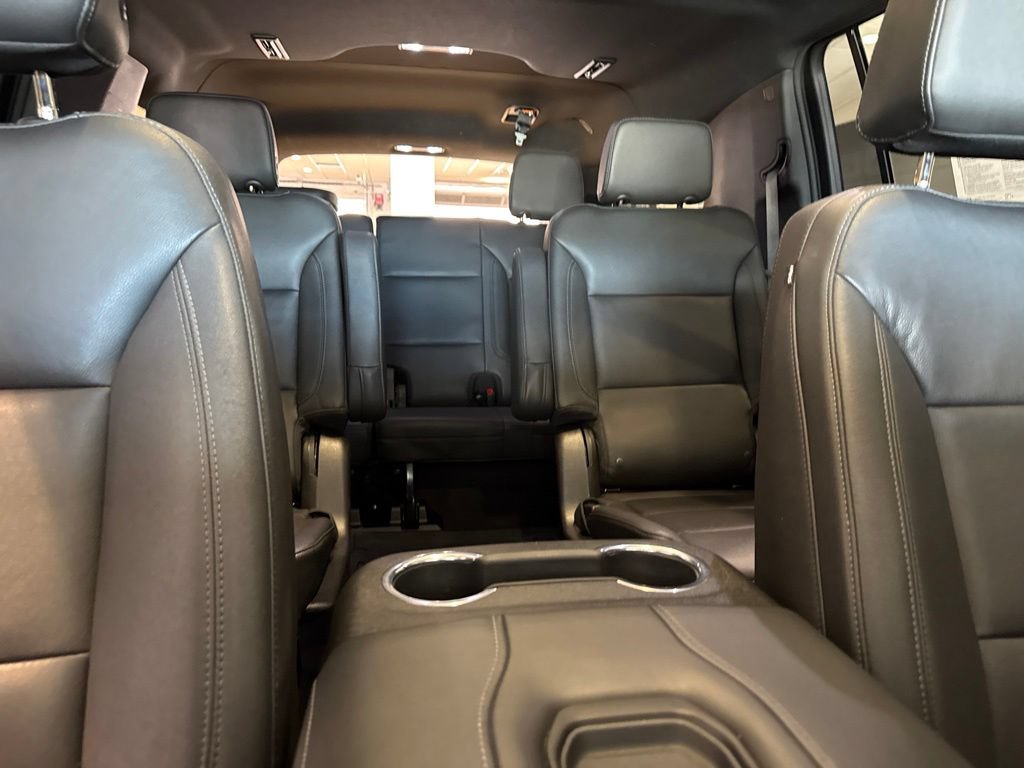 Used 2023 Chevrolet Suburban Z71 w/ Luxury Package AWD/4WD image 14