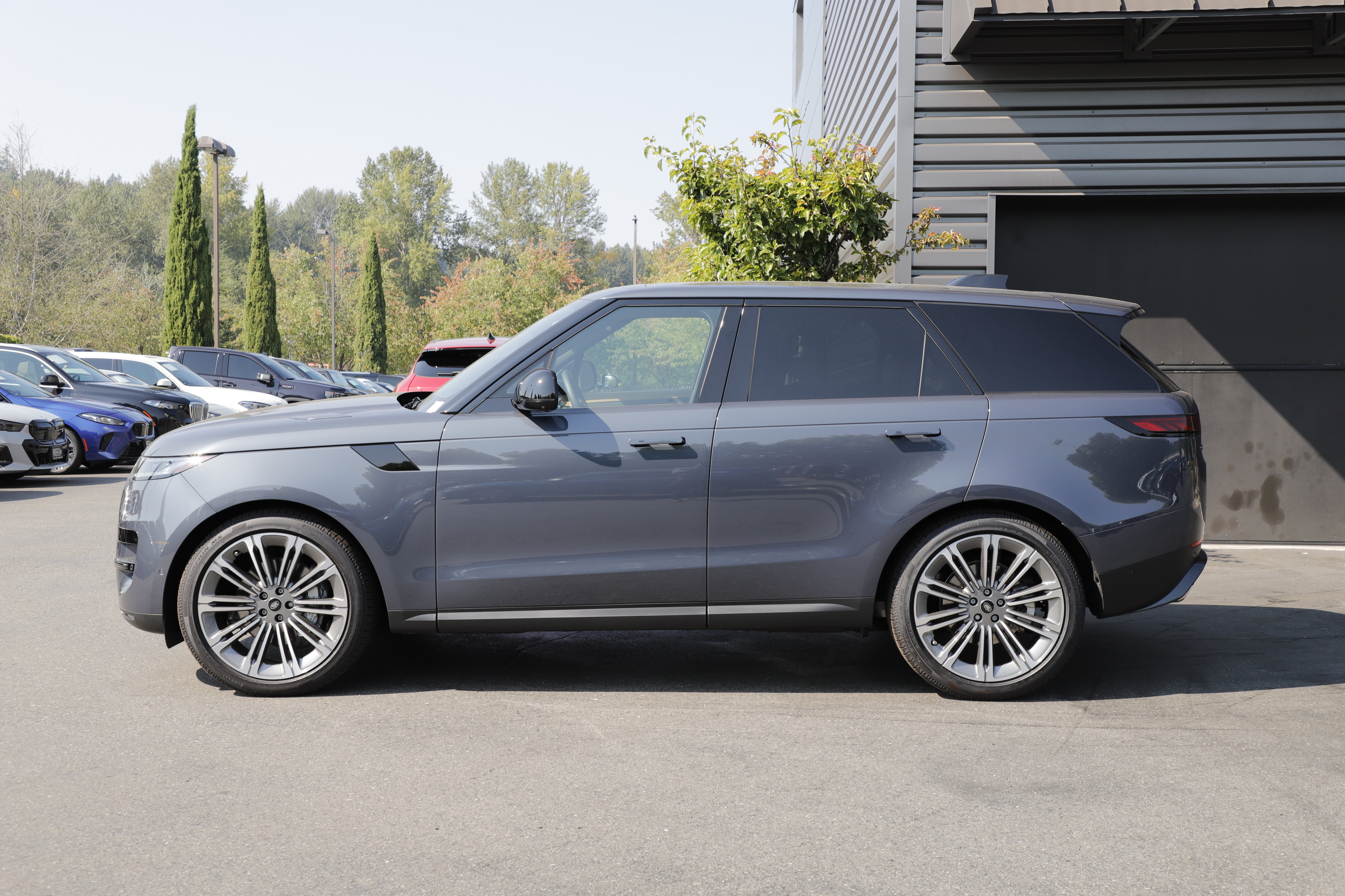 New 2025 Land Rover Range Rover Sport SE AWD/4WD image 7