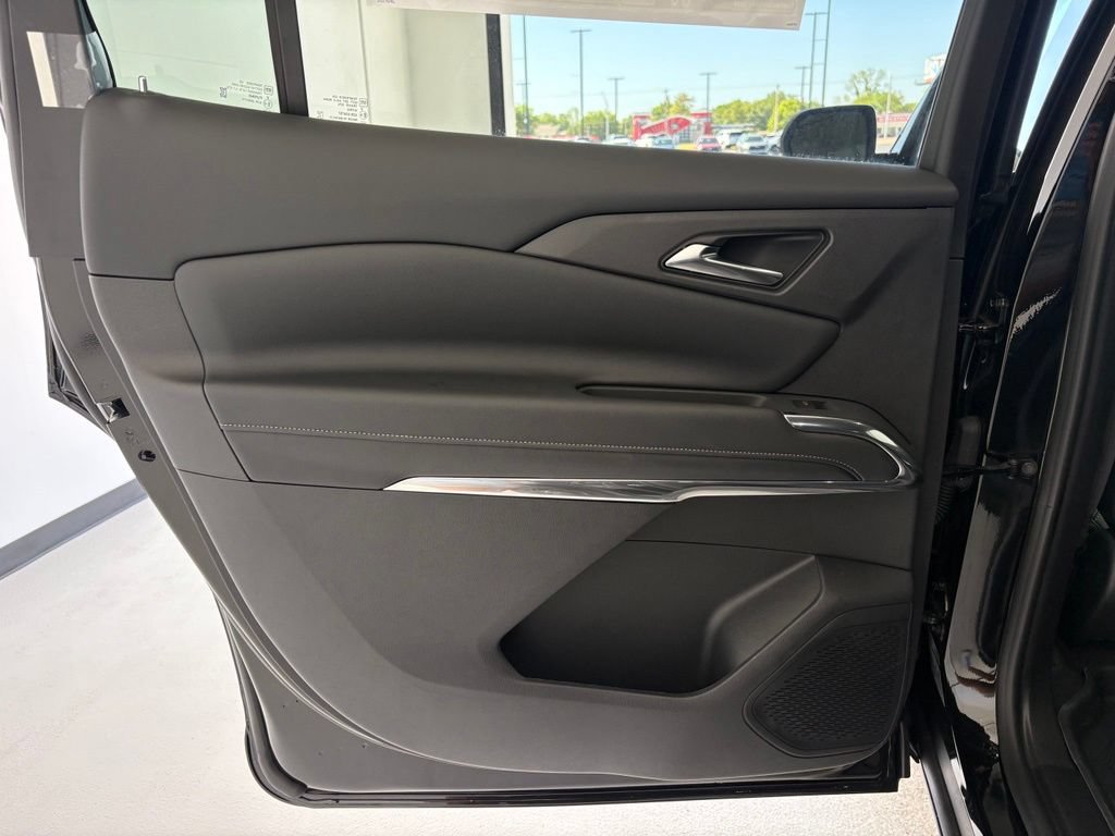 New 2026 Chevrolet Traverse LT w/ Midnight/Sport Edition FWD image 29