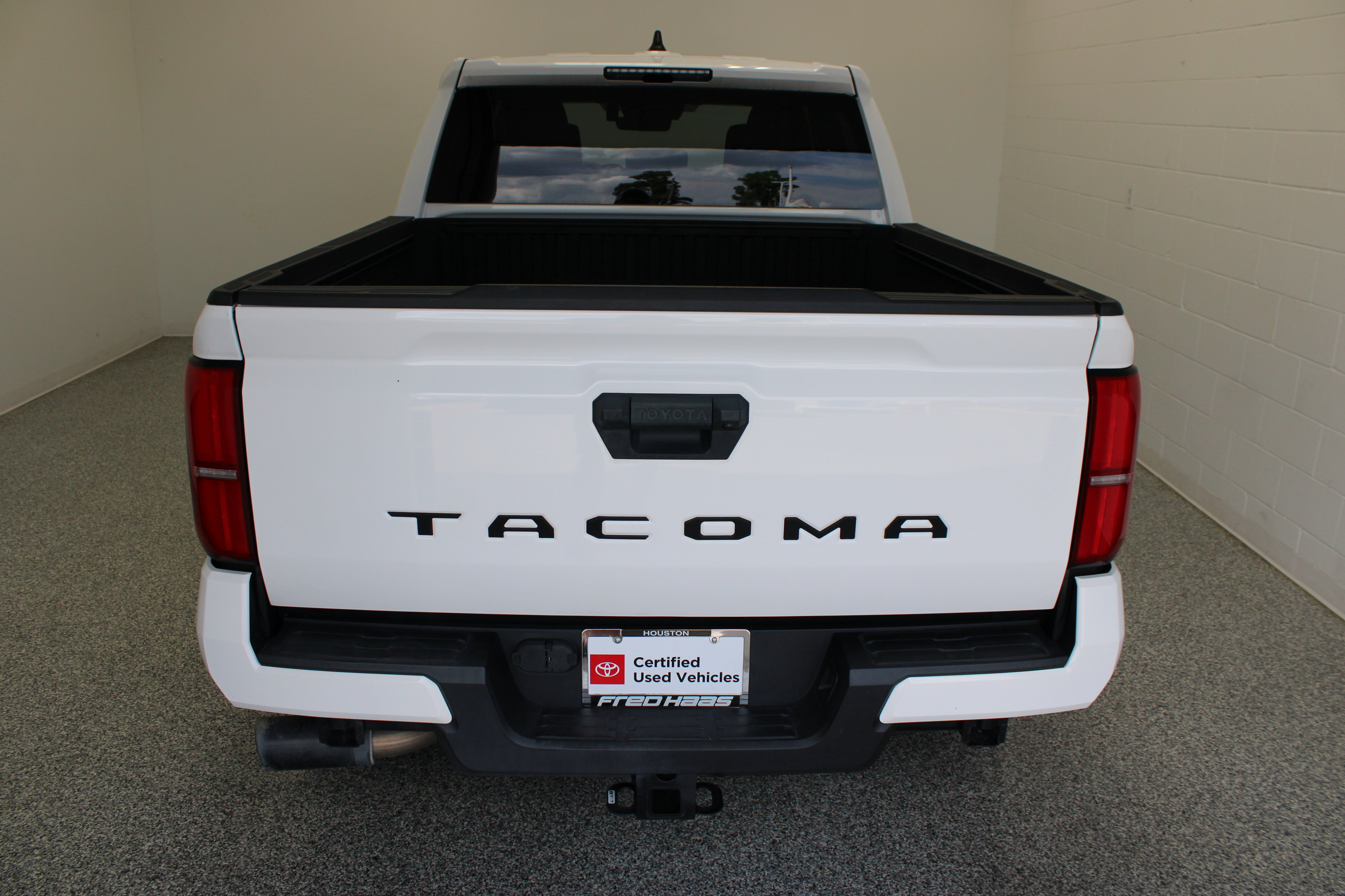 Used 2024 Toyota Tacoma TRD Sport RWD image 8