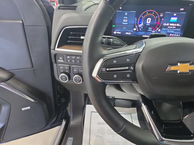 Used 2025 Chevrolet Suburban High Country AWD/4WD image 17