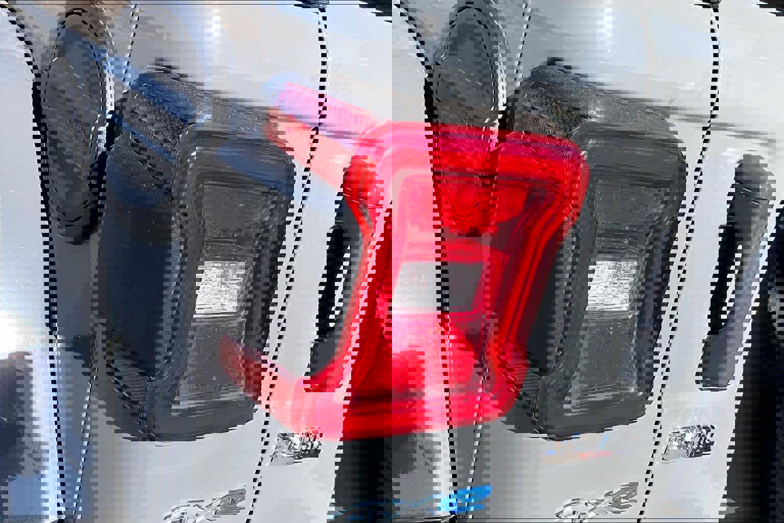 Used 2021 Jeep Wrangler Unlimited Sahara w/ Safety Group image 27