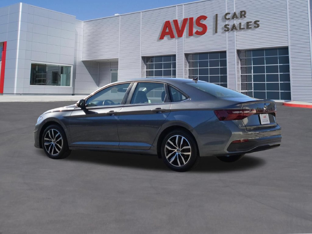Used 2026 Volkswagen Jetta SE FWD image 9