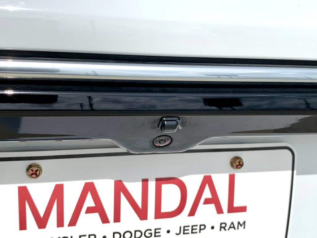 Used 2025 Jeep Wagoneer L Series II AWD/4WD image 47