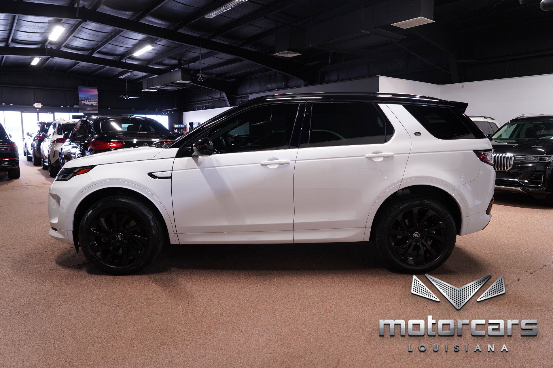 Used 2022 Land Rover Discovery Sport SE R-Dynamic image 4
