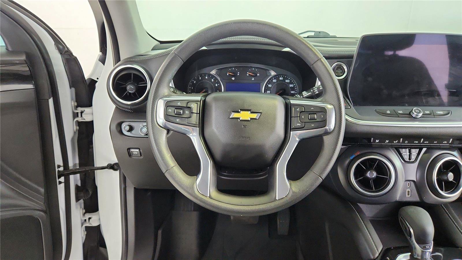 Used 2023 Chevrolet Blazer LT image 18