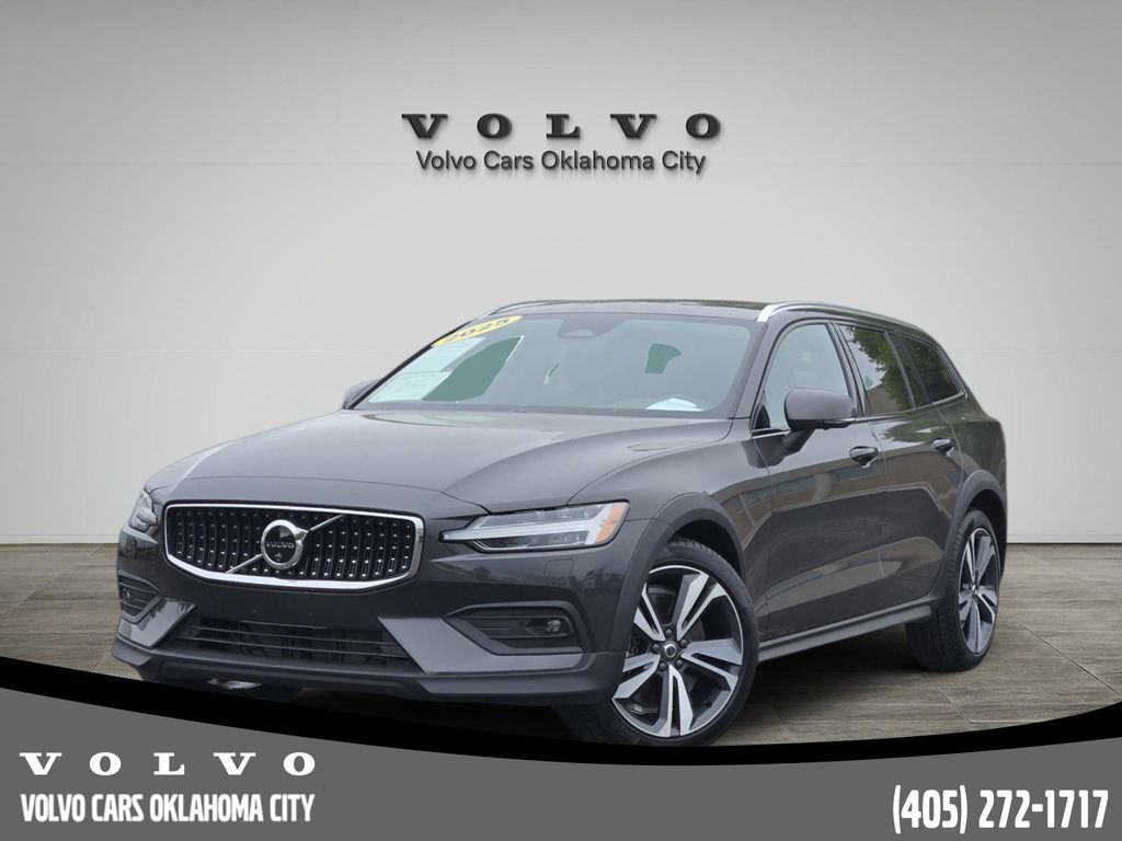 Certified 2025 Volvo V60 B5 Cross Country Plus AWD/4WD image 1