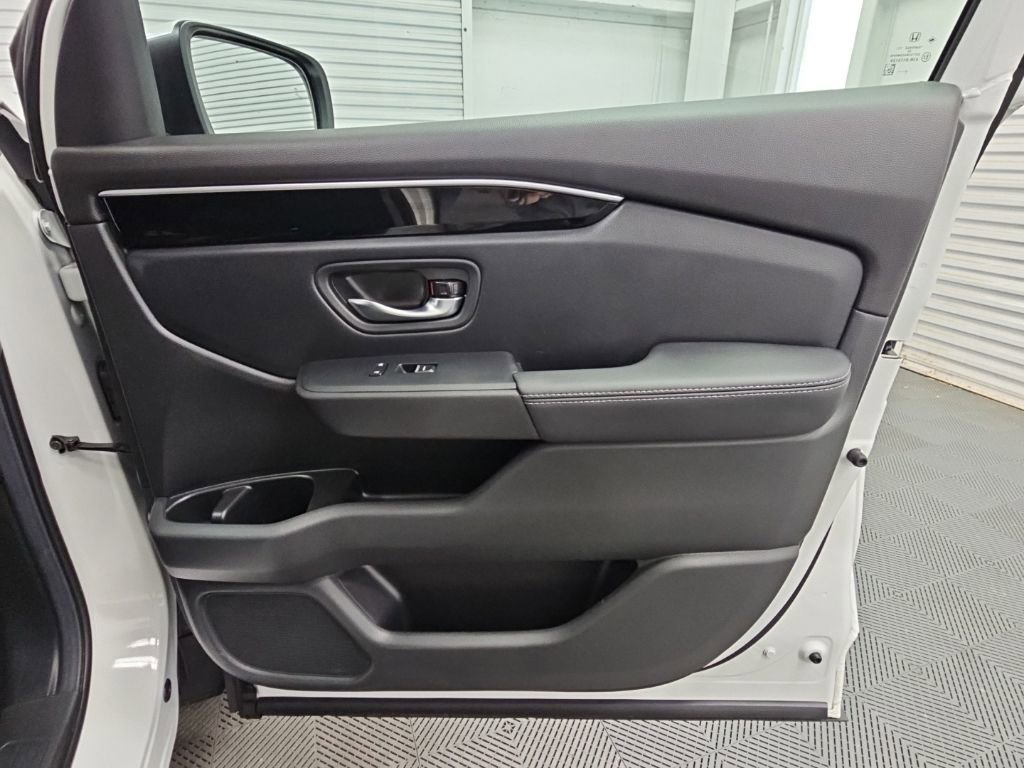Used 2025 Honda Pilot EX-L image 40