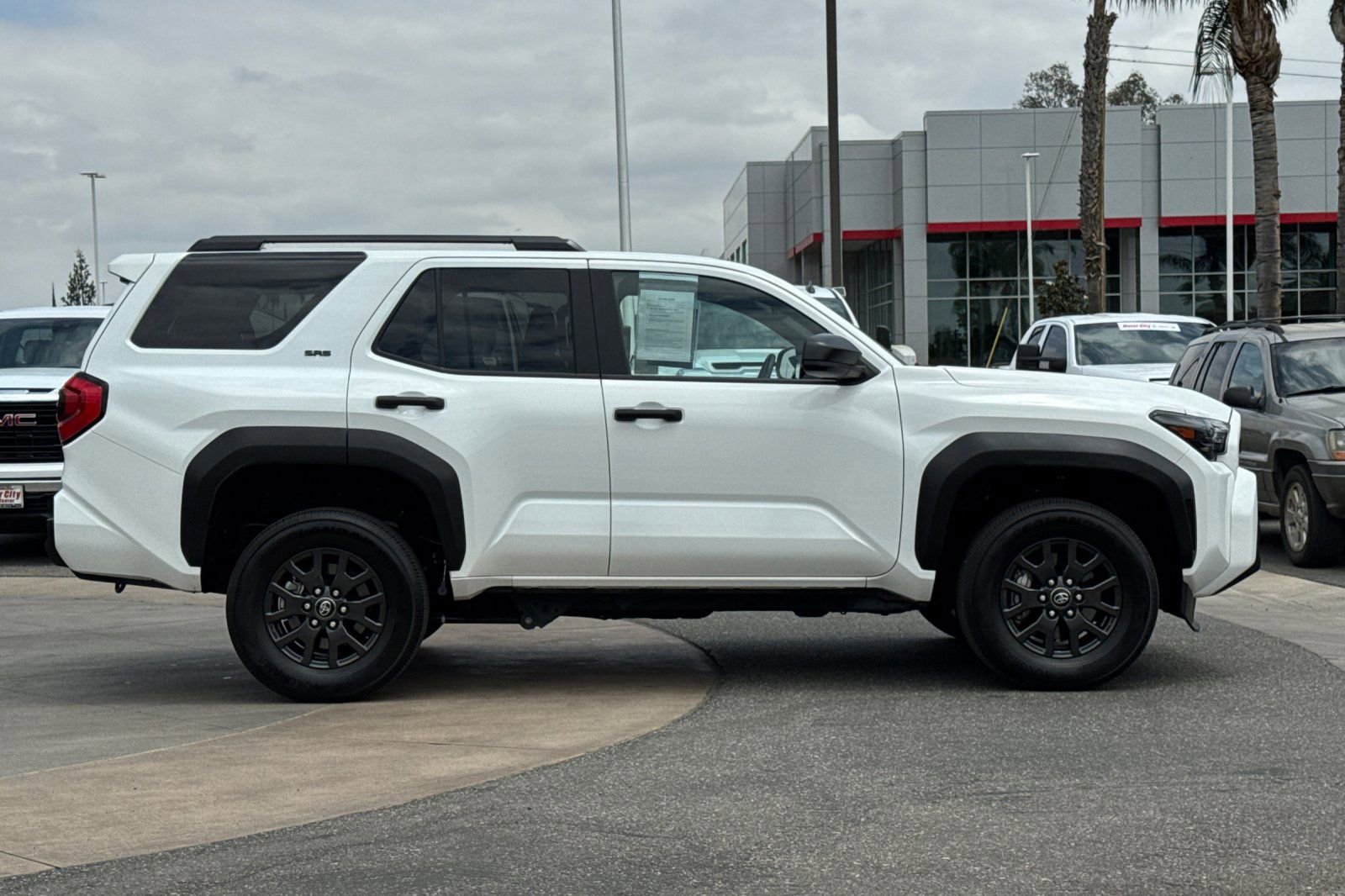 Used 2025 Toyota 4Runner SR5 AWD/4WD image 3