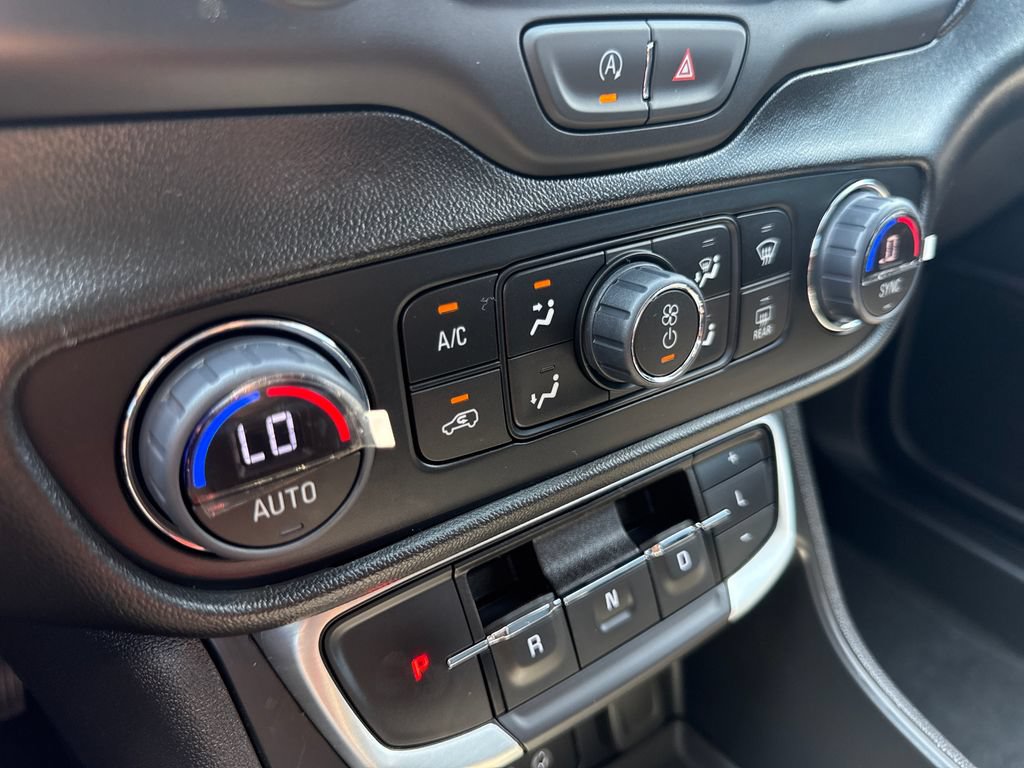 Certified 2023 GMC Terrain SLE w/ Driver Convenience Package FWD image 25