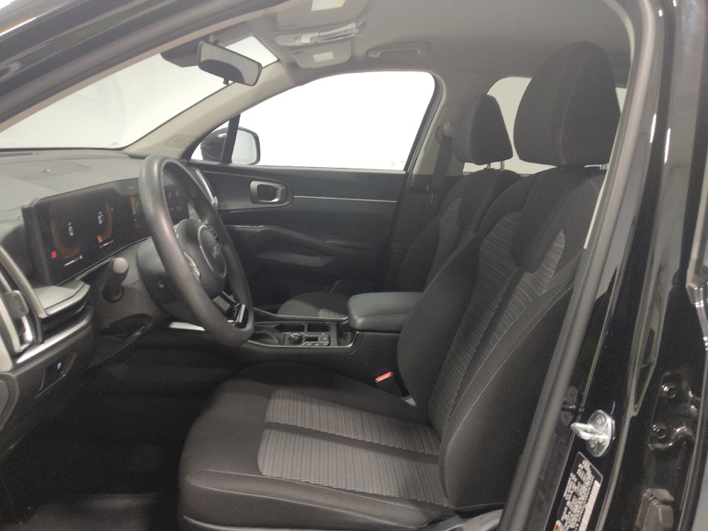 Used 2024 Kia Sorento LX FWD image 17