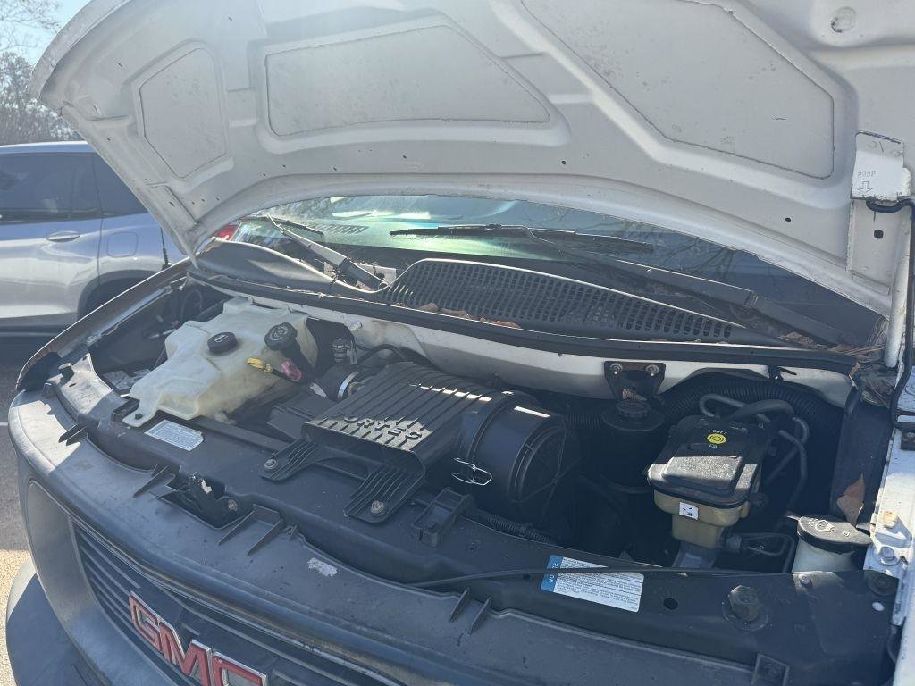 Used 2002 GMC Savana 3500 RWD image 9