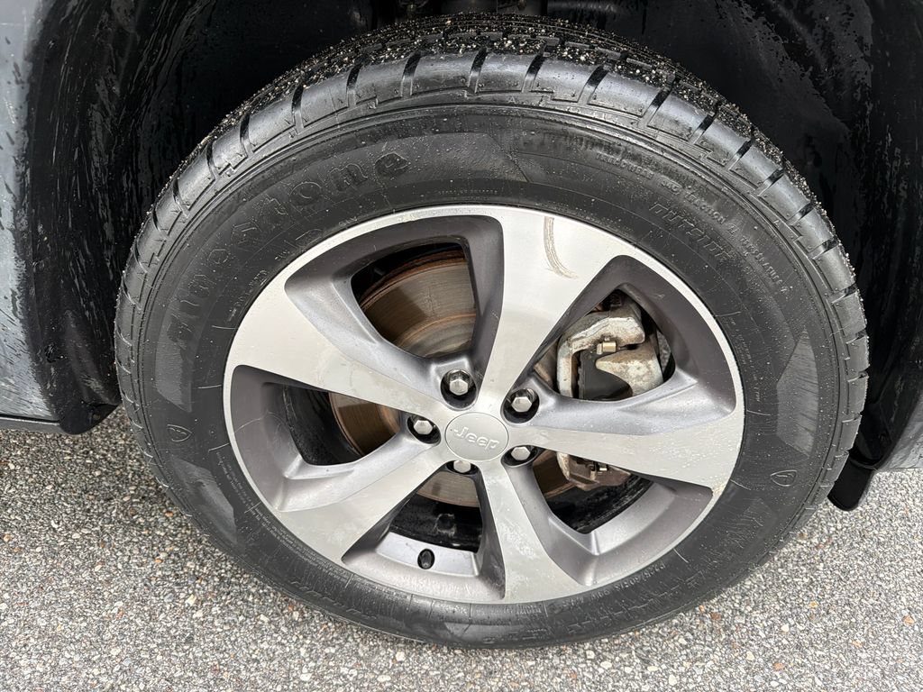 Used 2022 Jeep Cherokee Limited AWD/4WD image 19