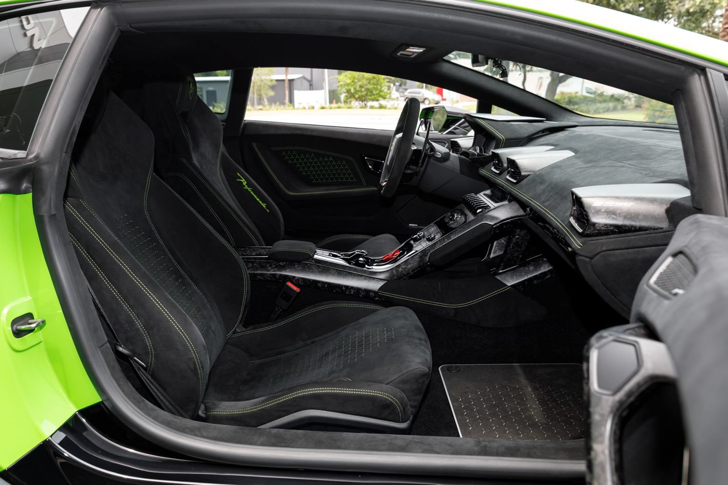 Used 2018 Lamborghini Huracan Performante AWD/4WD image 65