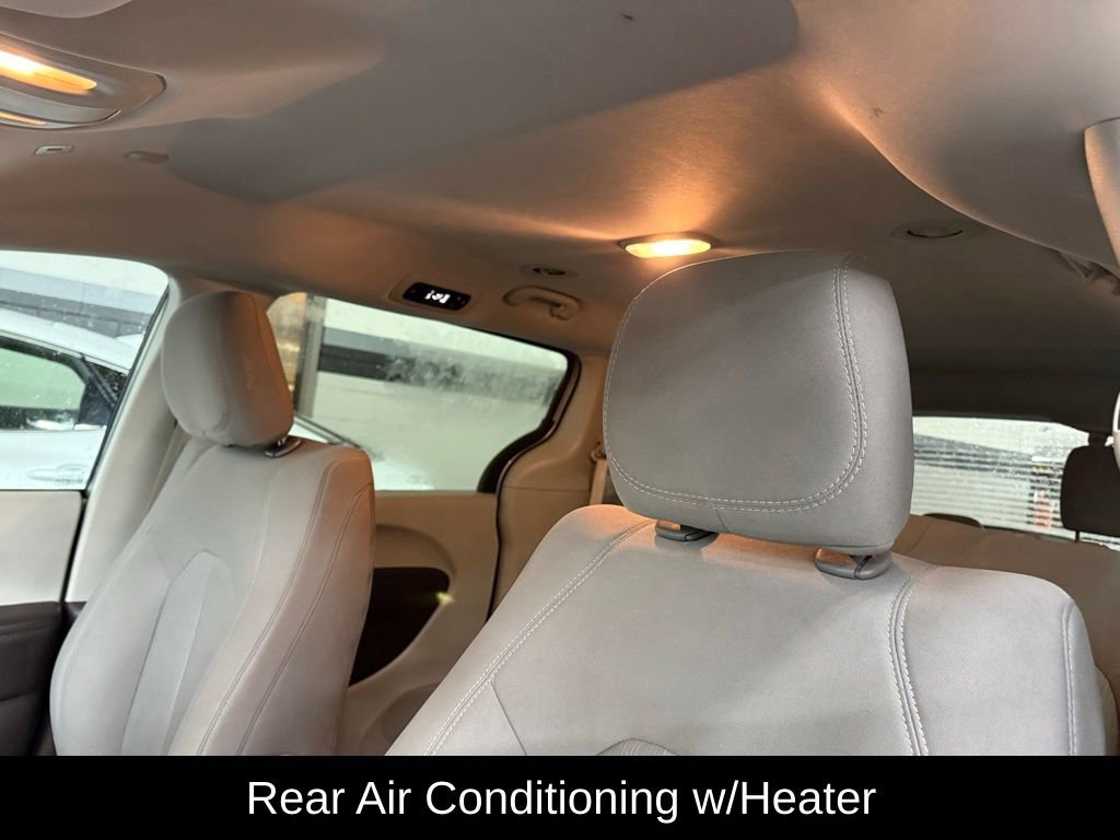 Used 2019 Chrysler Pacifica L image 7