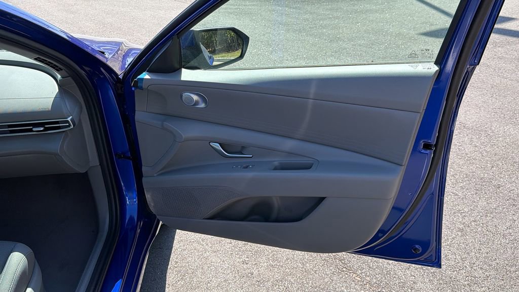 New 2026 Hyundai Elantra SE image 14