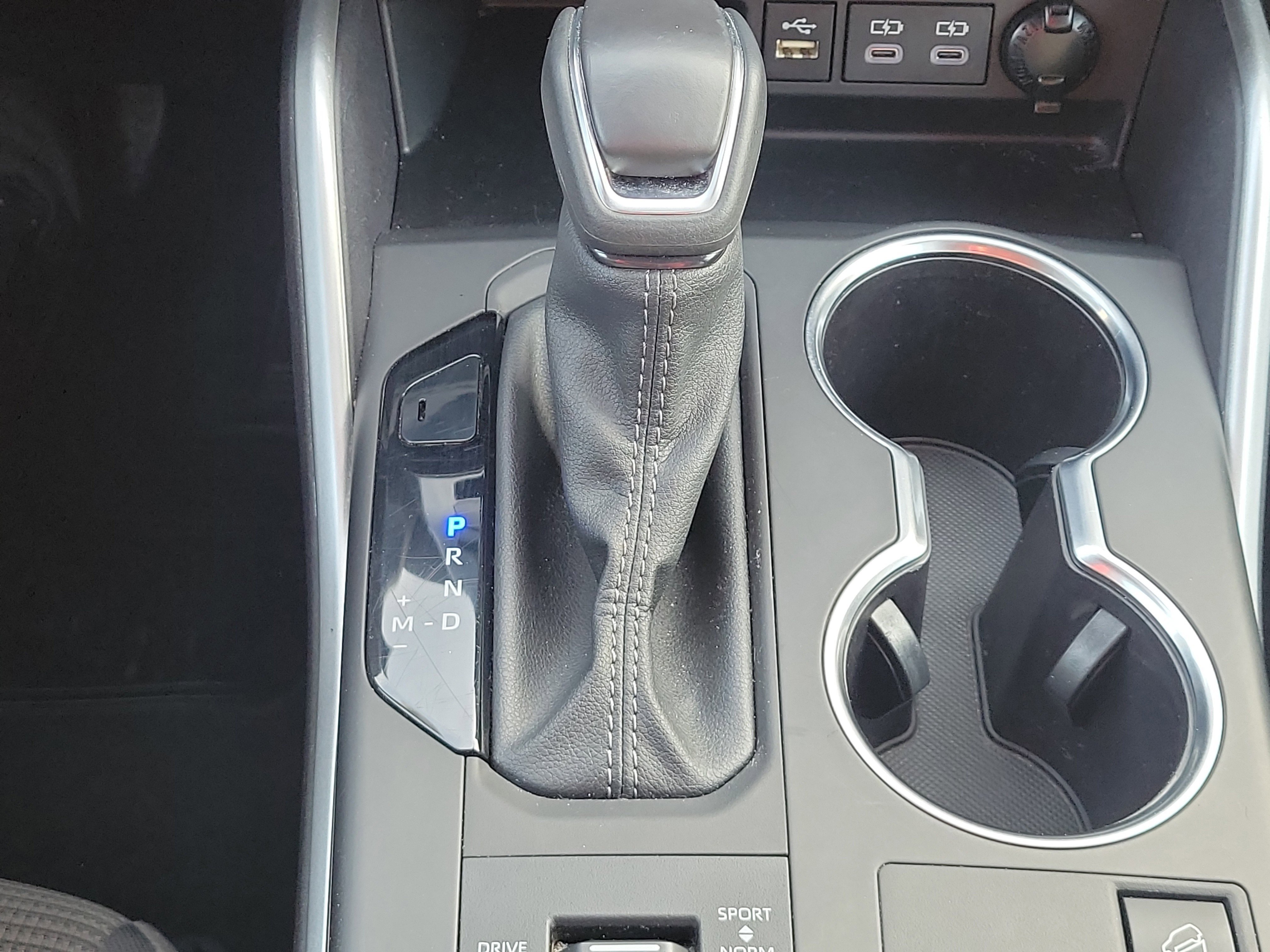 Used 2024 Toyota Highlander LE image 29