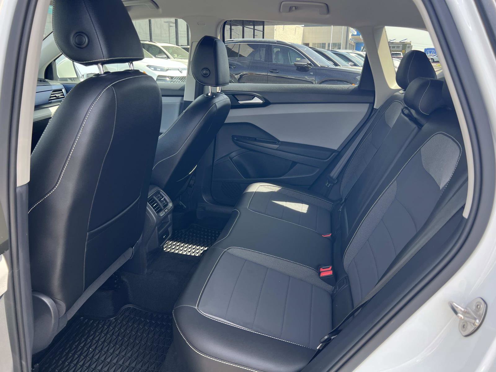 Certified 2023 Volkswagen Taos SE w/ Black Wheel Package image 20