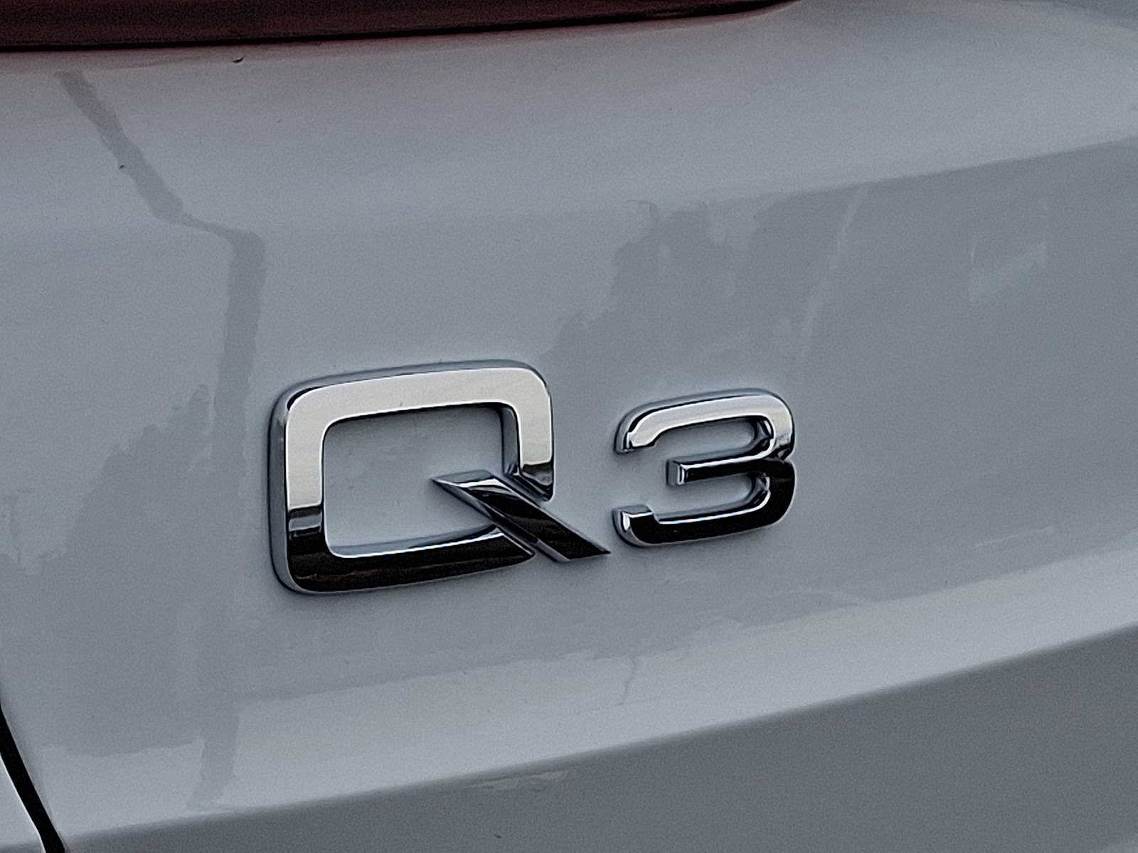 New 2025 Audi Q3 2.0T Premium image 18
