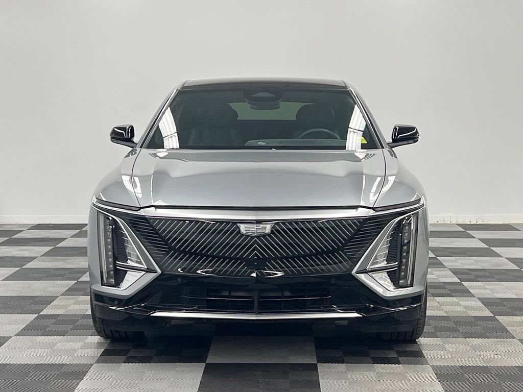 Used 2025 Cadillac Lyriq Luxury w/ LPO, Floor Liner Package AWD/4WD image 2