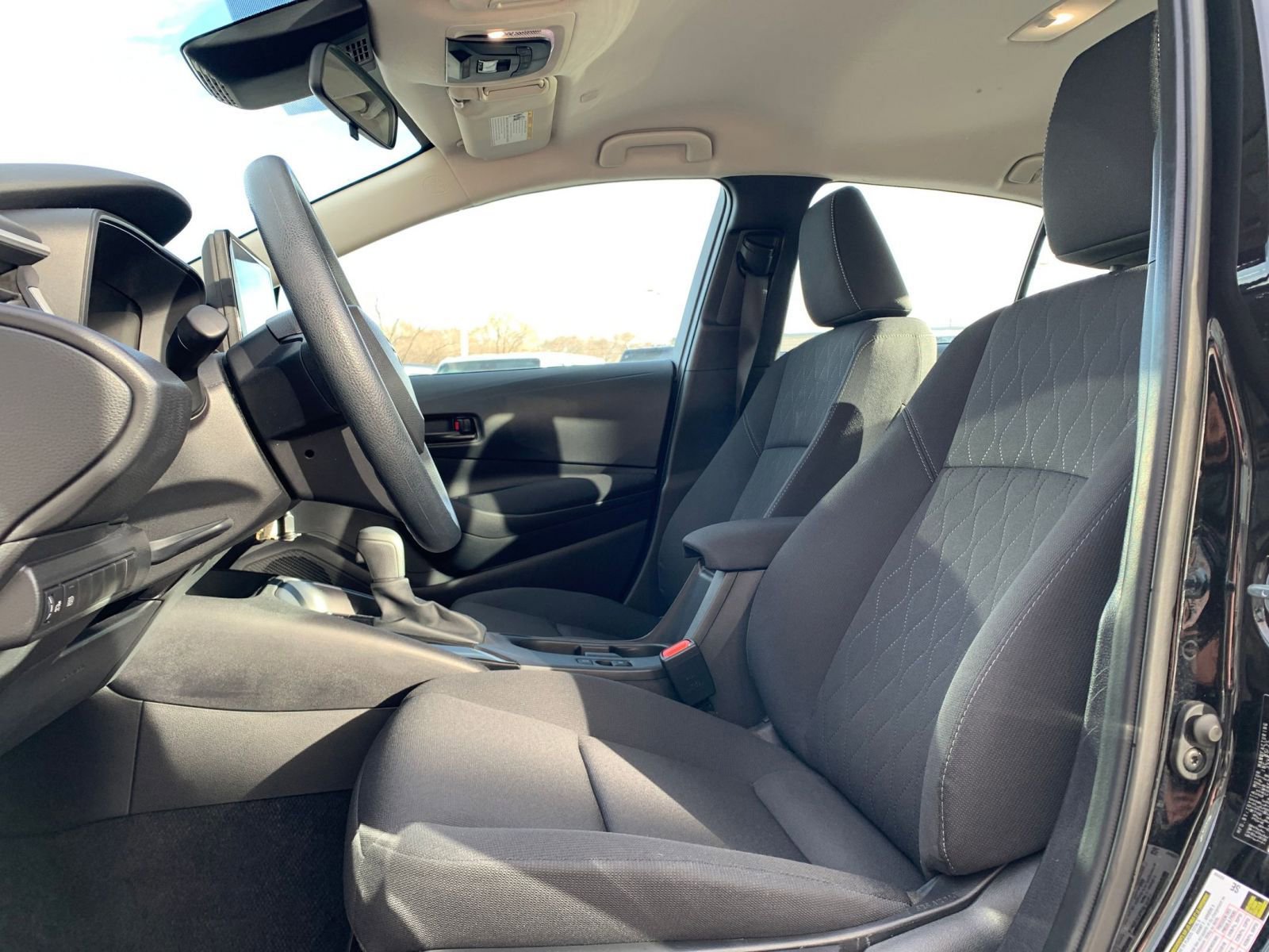 Used 2025 Toyota Corolla LE image 24