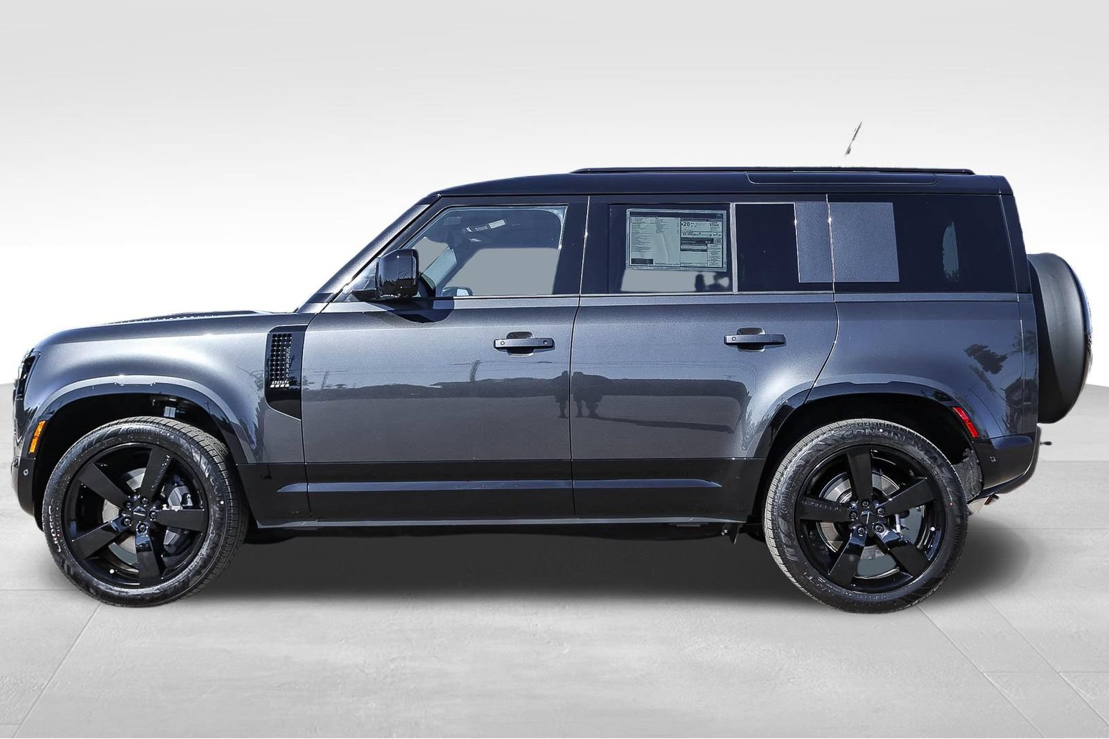 New 2026 Land Rover Defender 110 X-Dynamic SE AWD/4WD image 8