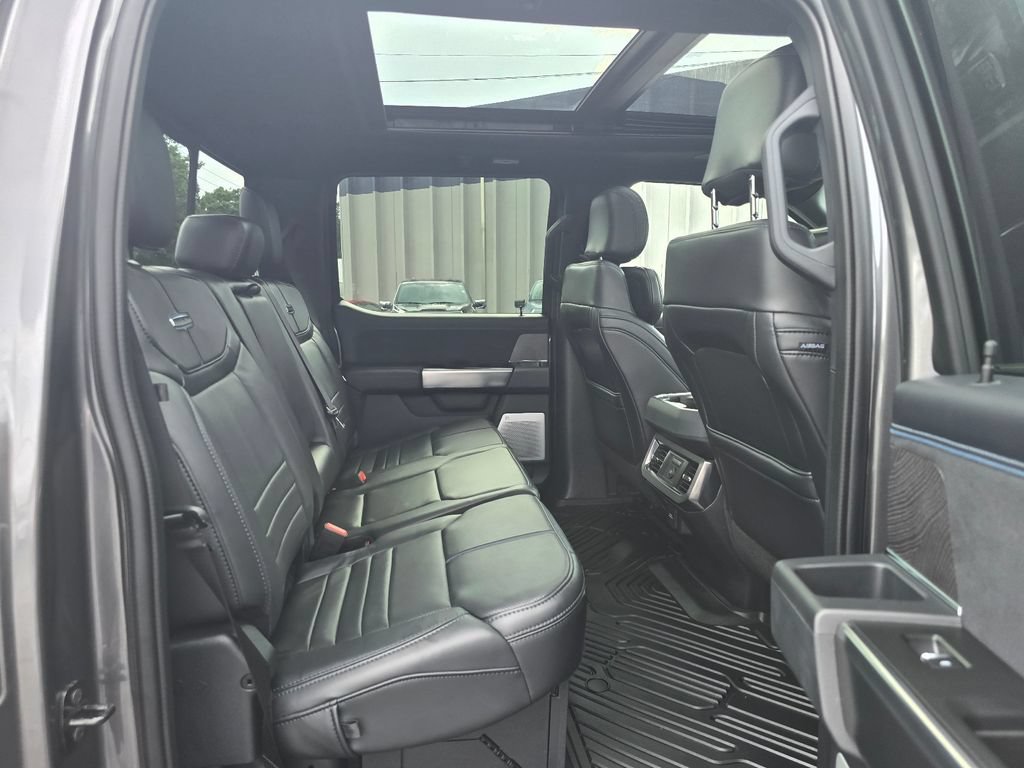Used 2025 Ford F450 Platinum w/ FX4 Off-Road Package AWD/4WD image 12