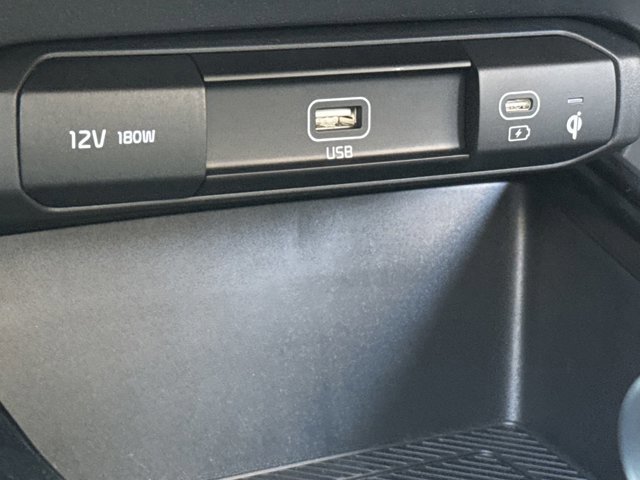 New 2025 Kia Niro SX Touring image 13