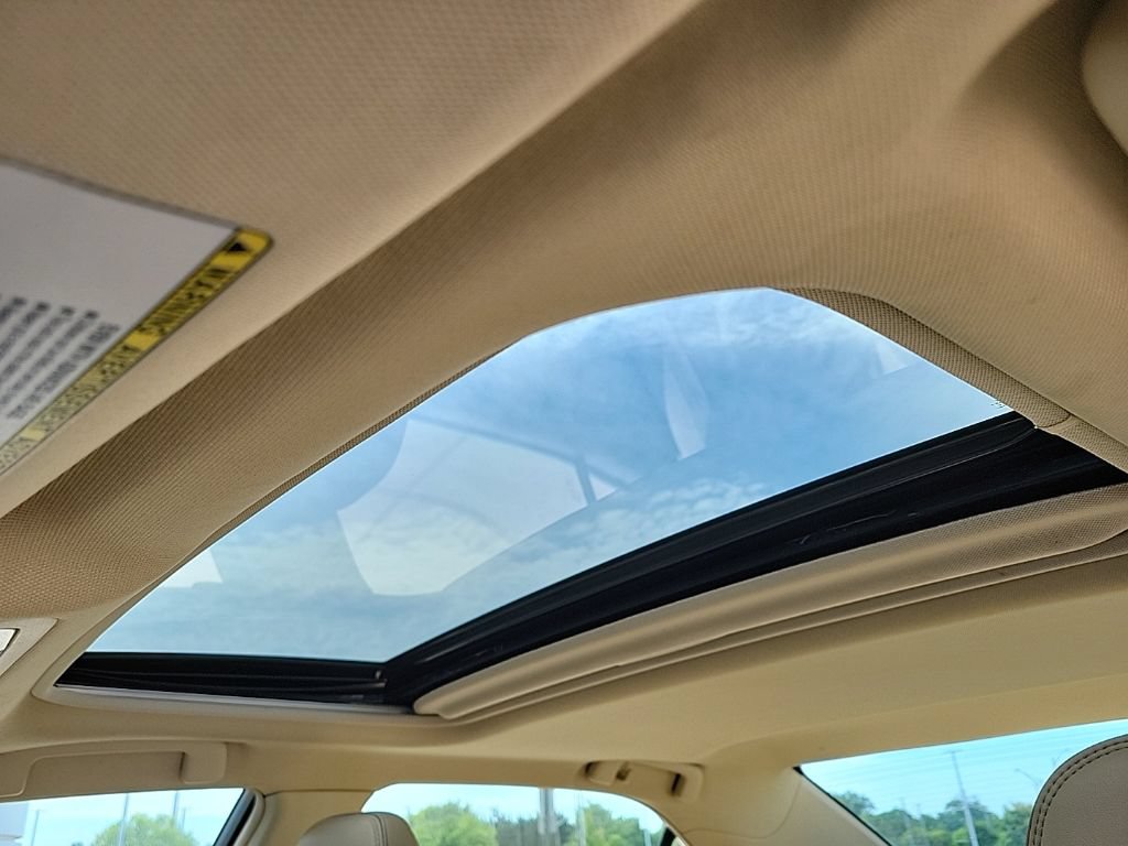 Used 2016 Toyota Camry XLE w/ Moonroof Package FWD image 30