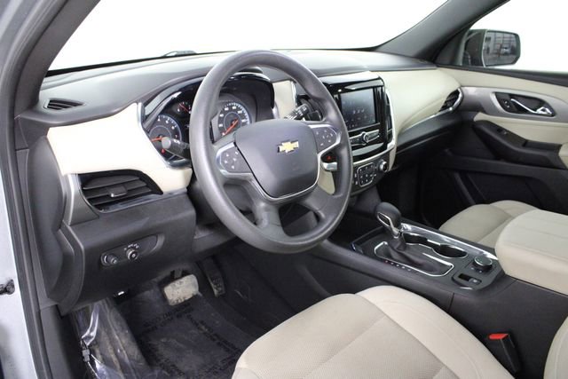 Used 2023 Chevrolet Traverse LS FWD image 22