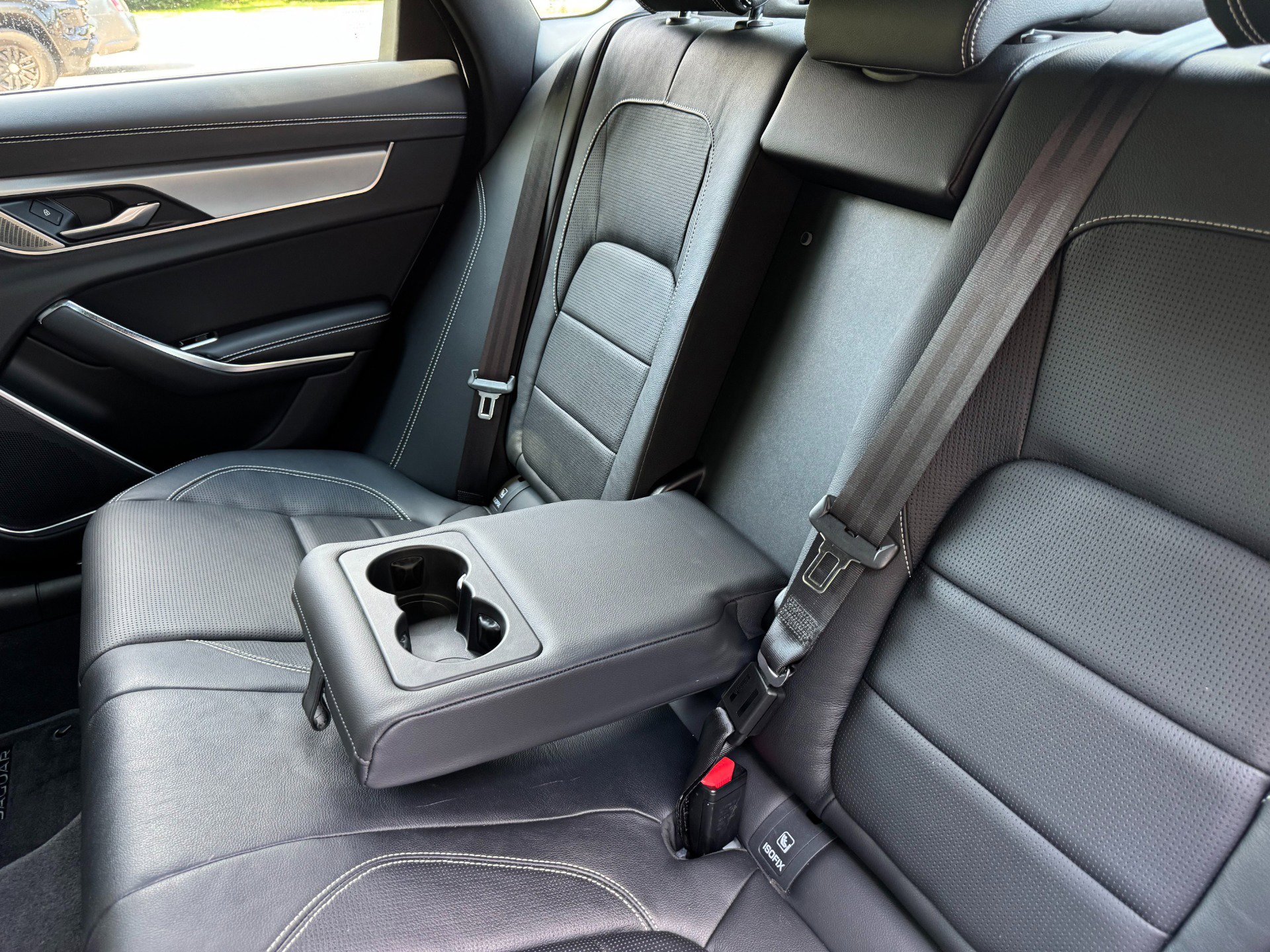 Used 2021 Jaguar XF R-Dynamic SE image 52