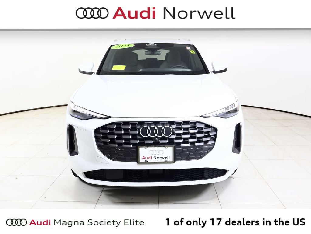 Used 2025 Audi Q5 Premium Plus w/ Premium Plus AWD/4WD image 11