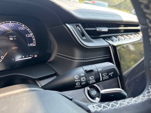 Used 2023 Jeep Grand Cherokee Limited w/ Black Appearance Package AWD/4WD image 39
