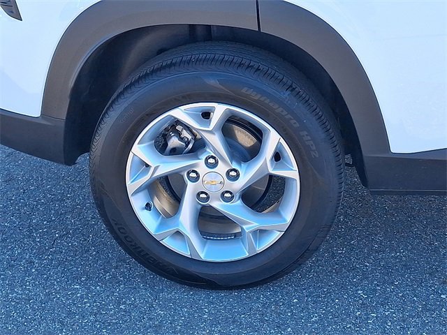 Used 2025 Chevrolet Trax LS w/ LS Convenience Package image 30