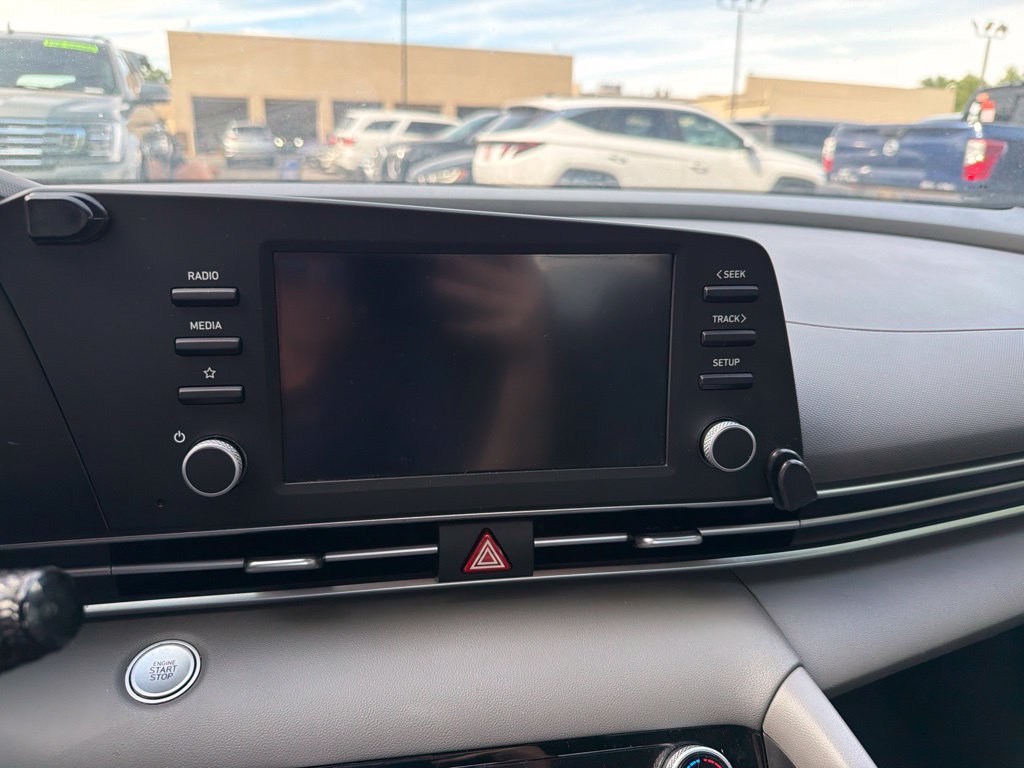 Certified 2025 Hyundai Elantra Sport FWD image 14