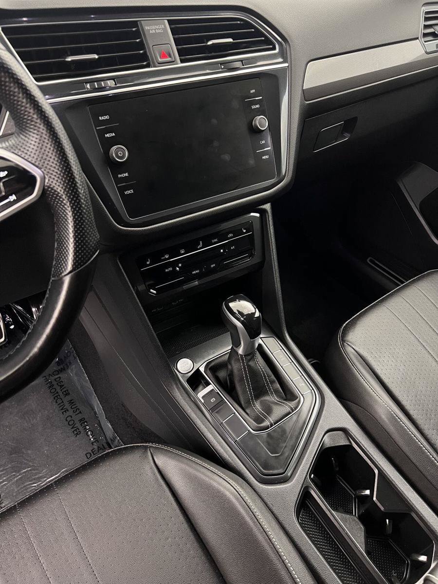 Used 2022 Volkswagen Tiguan SE R-Line FWD image 5