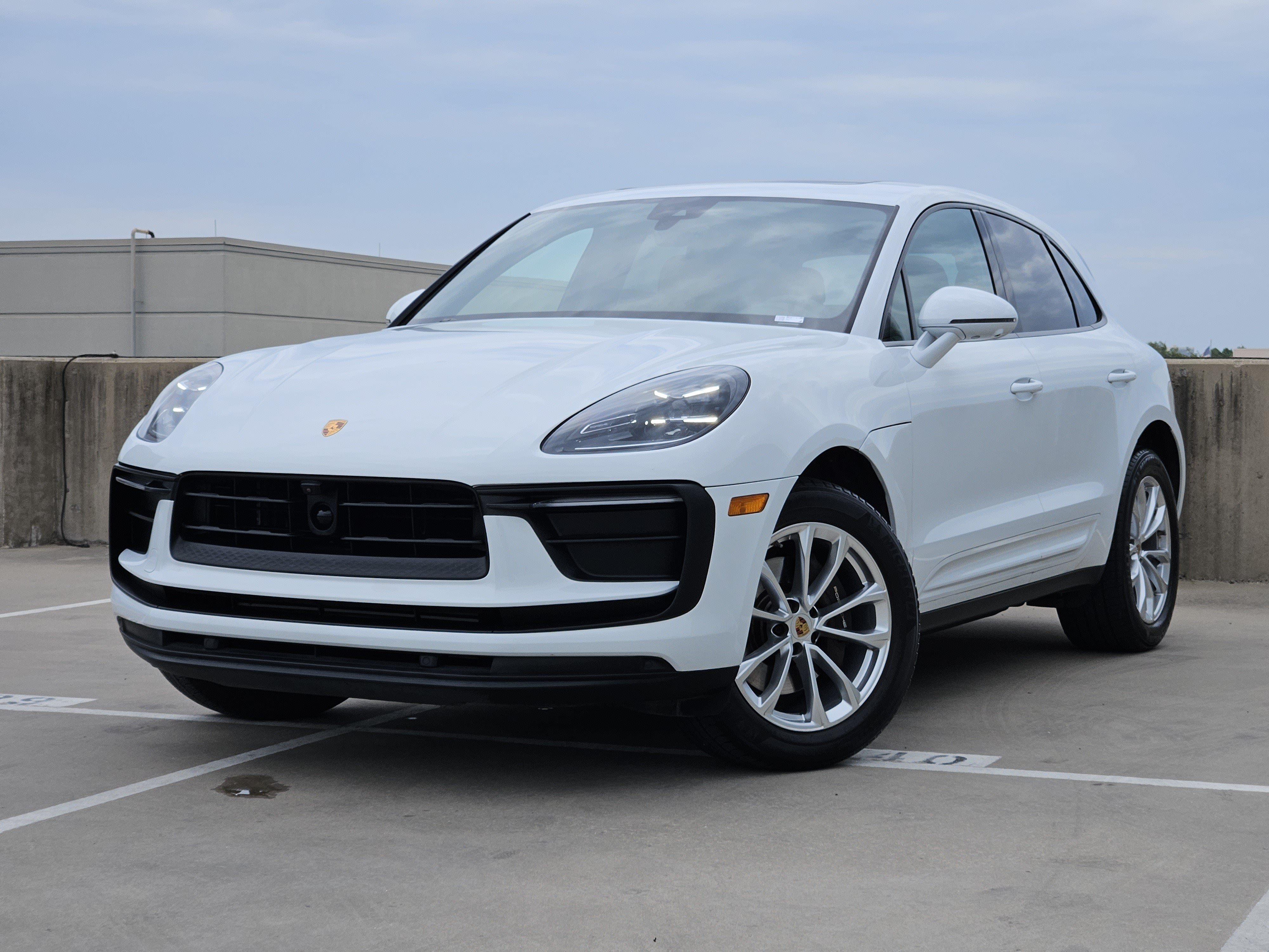 Certified 2023 Porsche Macan Turbo AWD/4WD image 1
