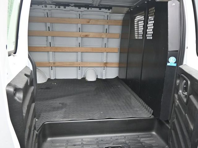 Used 2024 GMC Savana 2500 w/ Driver Convenience Package image 12