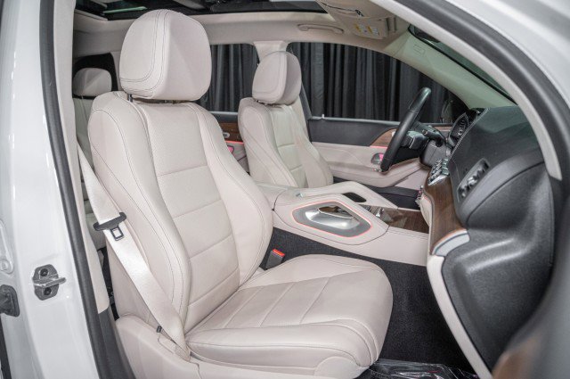 Used 2024 Mercedes-Benz GLS 450 4MATIC image 13