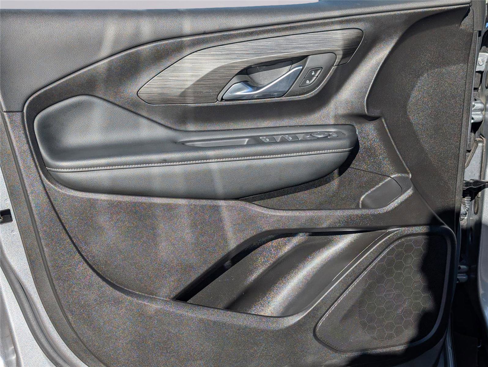 Used 2024 GMC Terrain SLE image 11