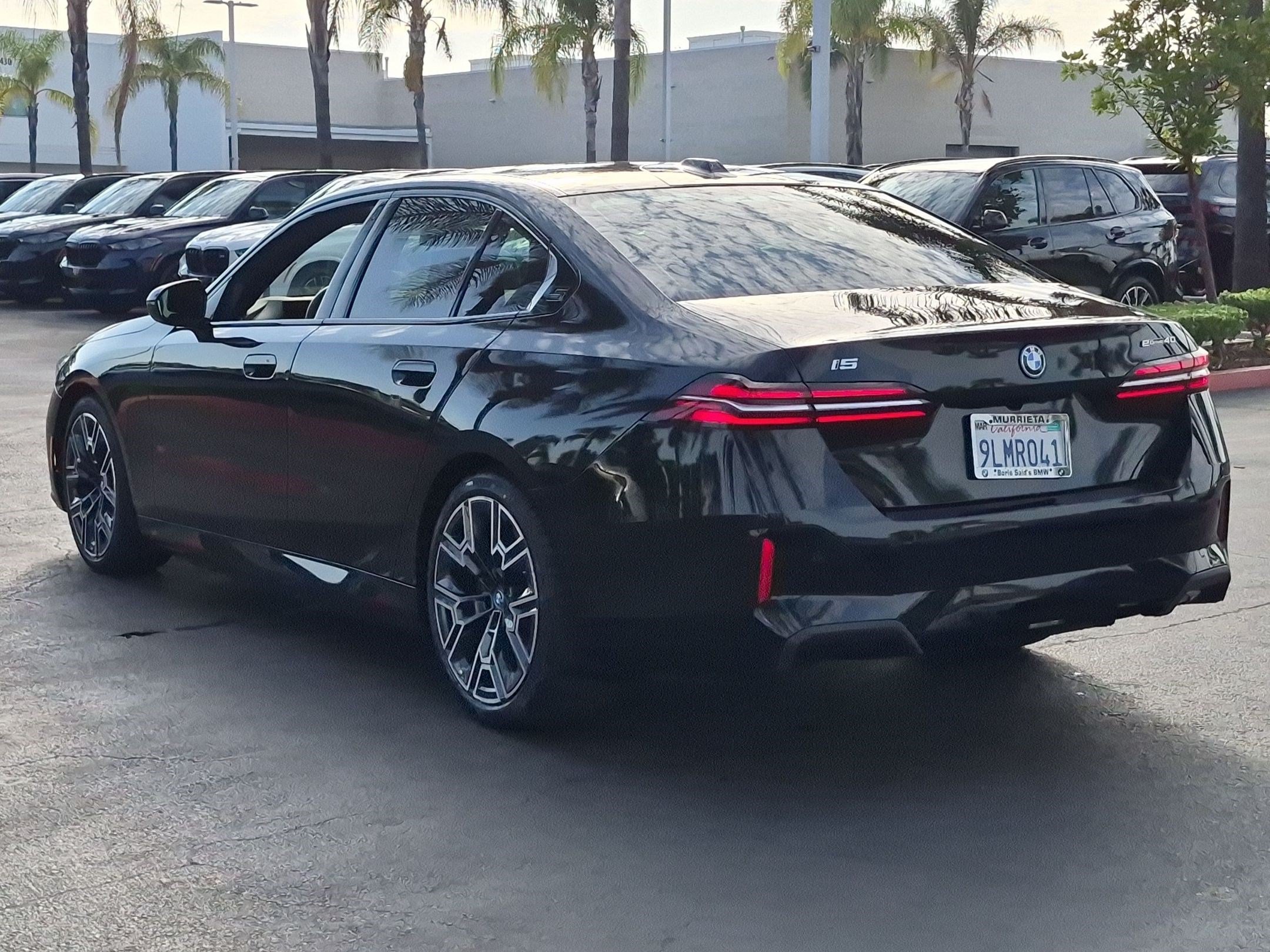 Used 2024 BMW i5 eDrive40i w/ Executive Package RWD image 8