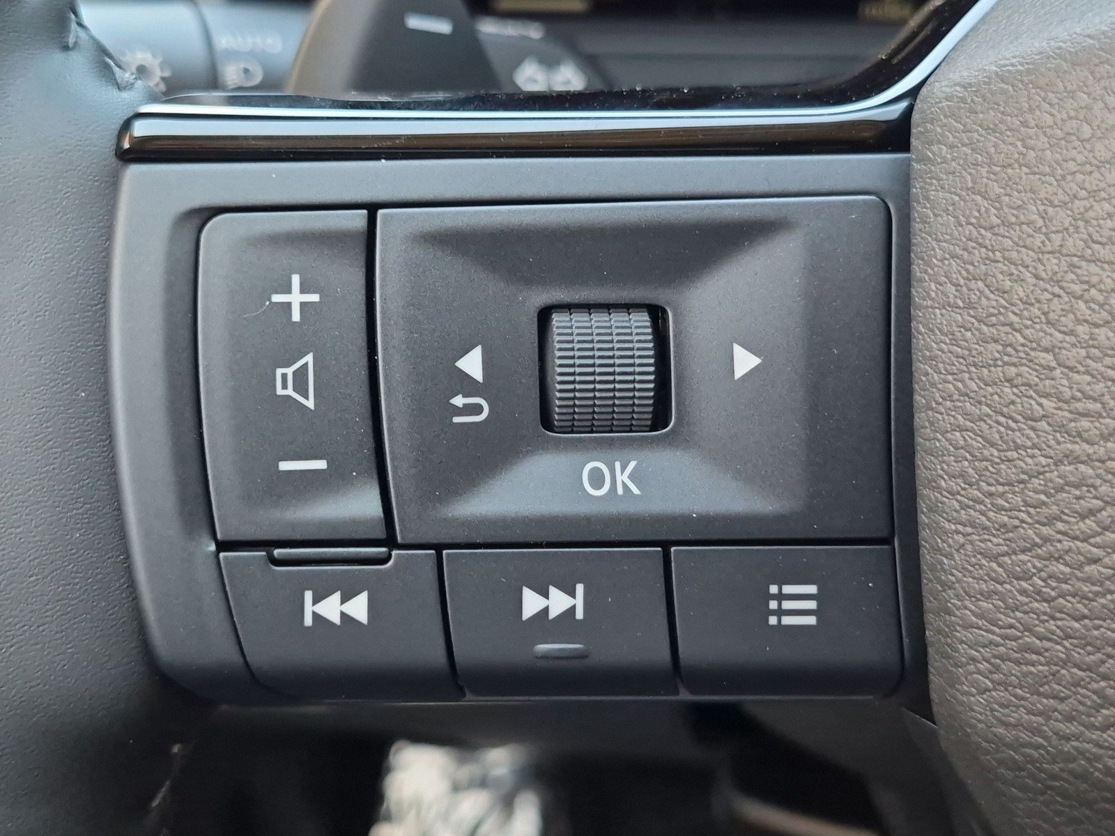 New 2026 Nissan Rogue Platinum AWD/4WD image 14