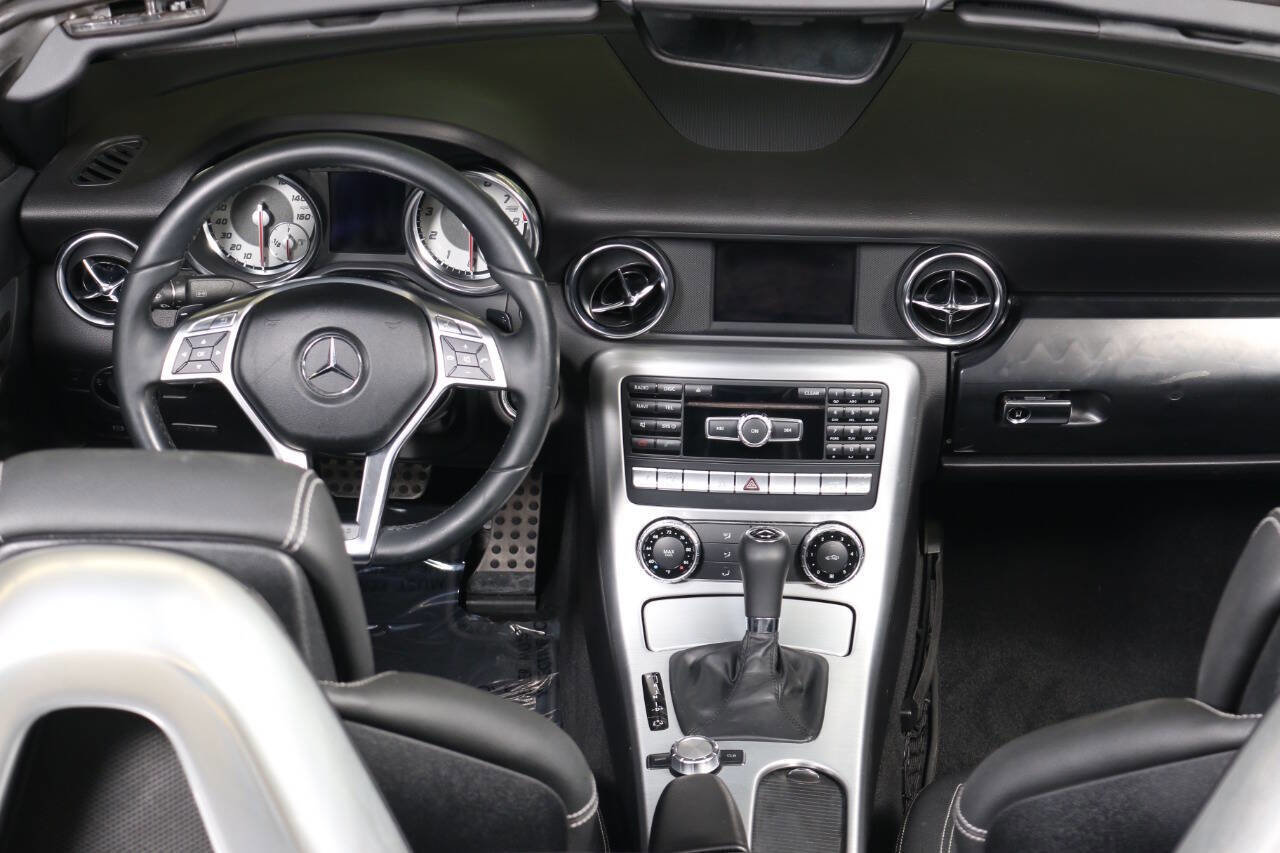 Used 2014 Mercedes-Benz SLK 250 w/ Premium Package image 34
