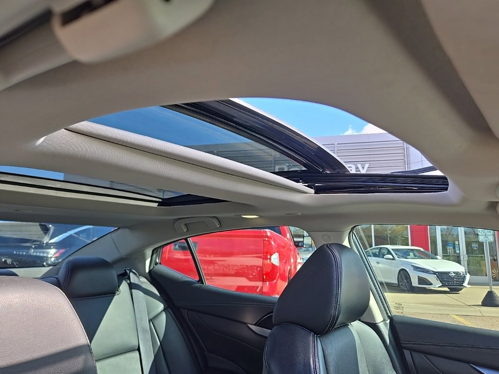 Used 2020 Nissan Maxima 3.5 SL w/ Floor Mat Group image 28